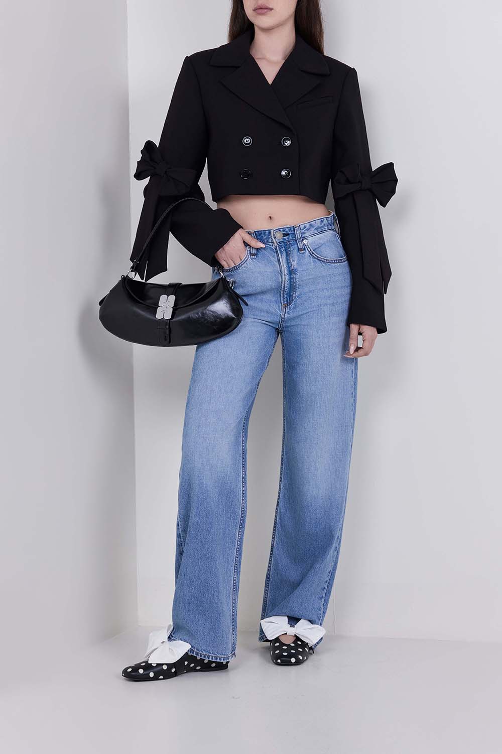 מכנסי ג'ינס בגזרה משוחררת